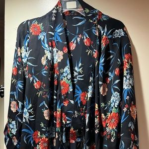 Tahari Ladies kimono
